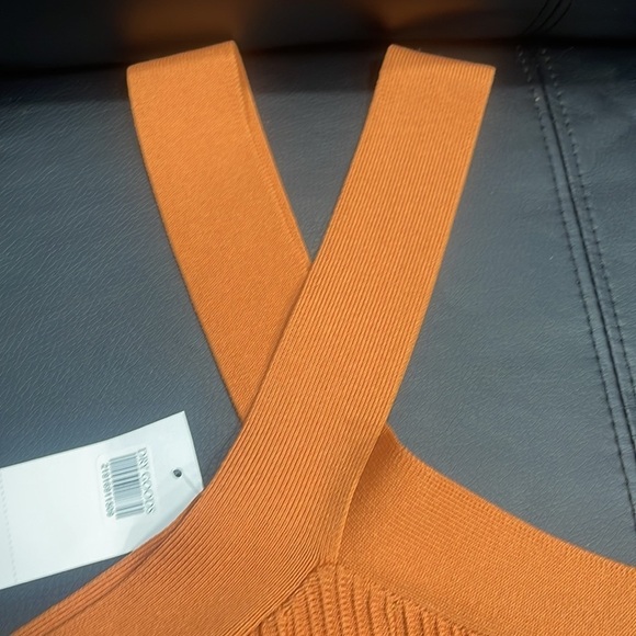 Women Crisscross Halter Crop Top Sleeveles - Picture 3 of 8